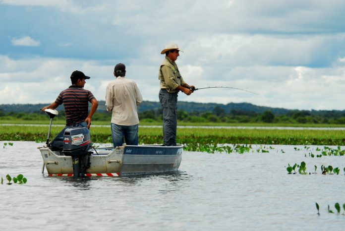 1-Foto-Ilustrativa-Pesca-esportiva-no-lago-do-Calumbi_CrC3A9dito-Turismo-Governo-do-Tocantins