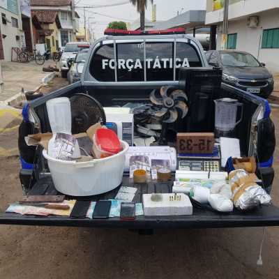 PM desarticula ponto de venda de drogas que funcionava também como laboratório e prende traficantes em Gurupi