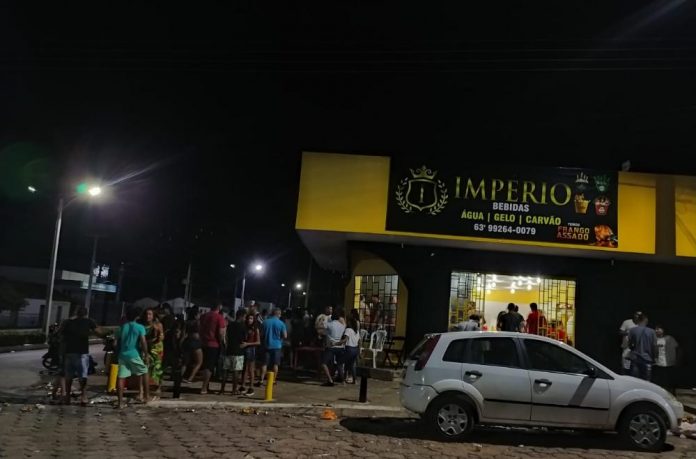 Polícia Civil autua proprietária de conveniência por perturbação e aglomeração de pessoas em Arapoema