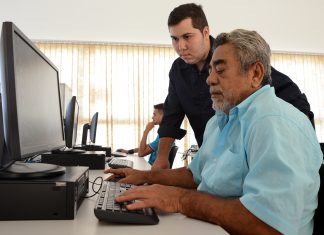 Programa Viver oferta curso Inclusão Digital para pessoas idosas de Palmas