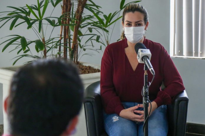 Prefeita-participa-de-entrevista-na-TV-Anhanguera-Edu-Fortes-066-1