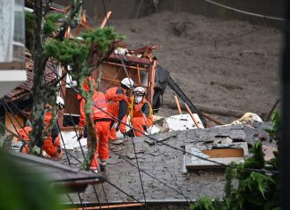 Trabalhos de resgate no Japão prosseguem após tempestades deixarem rastro de destruição