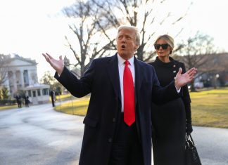 Donald Trump diz que irá processar Facebook, Twitter e Google