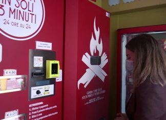 Roma inaugura sua 1ª máquina automática para servir pizzas; assista