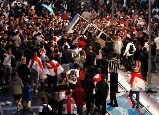 Final da Eurocopa: 49 torcedores são presos e 19 policiais são feridos no estádio de Wembley