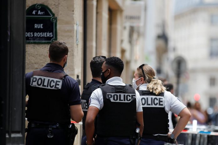 2021-07-30t140422z-1179115190-rc21vo950p0m-rtrmadp-3-france-robbery-dinhvan-scaled