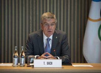 Em Tóquio, presidente do COI diz que Jogos precisam ser seguros ‘para o povo chinês’, mas se corrige em seguida
