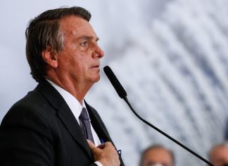 Internação de Bolsonaro repercute na imprensa estrangeira