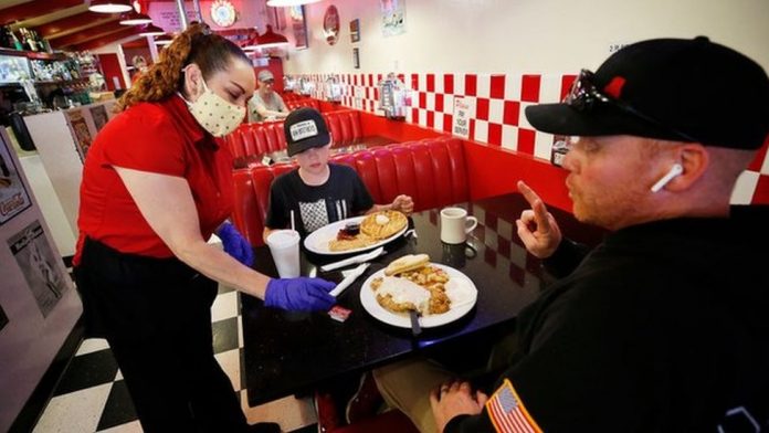 foto-1-os-restaurantes-estao-enfrentando-dificuldades-para-encontrar-funcionarios