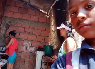 ‘É como se a Venezuela não existisse mais’: a odisseia das crianças que deixam sem volta o país