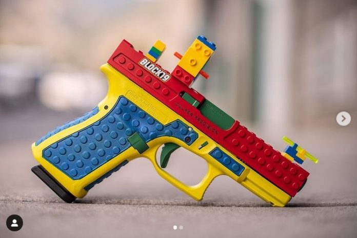 Arma de verdade com visual de Lego causa polêmica nos EUA