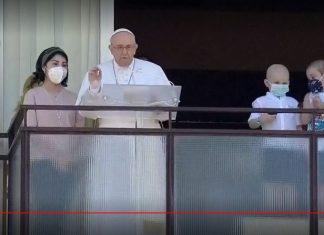 Papa Francisco deixa o hospital após cirurgia