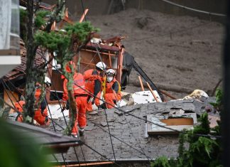 Trabalho de resgate é retomado no Japão após deslizamentos de terra