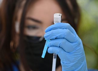 Califórnia torna obrigatórias vacinas contra Covid-19 para professores