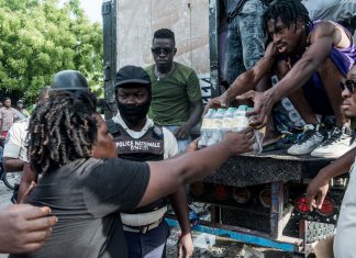 Ajuda a vilarejos atingidos pelo terremoto no Haiti será feita por helicóptero para evitar saques