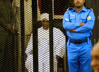 Sudão entregará ex-presidente Omar al Bashir ao Tribunal Penal Internacional