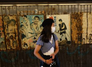 No Japão, casos de Covid-19 disparam, hospitais lotam, e governo amplia restrições para tentar evitar mais contágios
