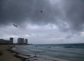 Furacão Grace, que já passou por Haiti e Jamaica, deve tocar o solo no México
