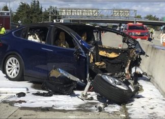 EUA investigam sistema de direção autônoma da Tesla após acidentes