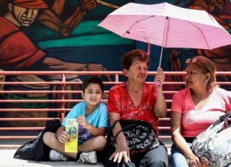 ‘País de velhos e crianças’: migração em massa aprofunda crise na Venezuela