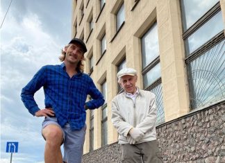 Skatista de 73 anos impressiona com manobras em ruas de São Petersburgo; veja VÍDEO