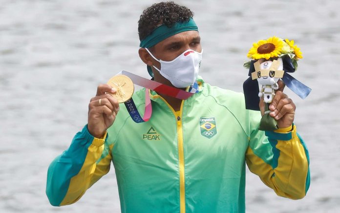 isaquias-medalha