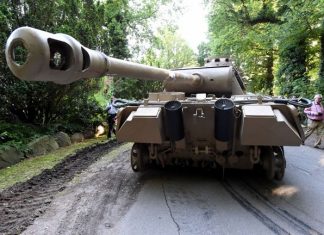 A disputa judicial por tanque da 2ª Guerra que aposentado guardava no porão