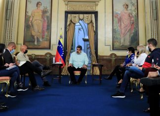 Oposição e governo da Venezuela discutem eleições em retomada de negociações no México