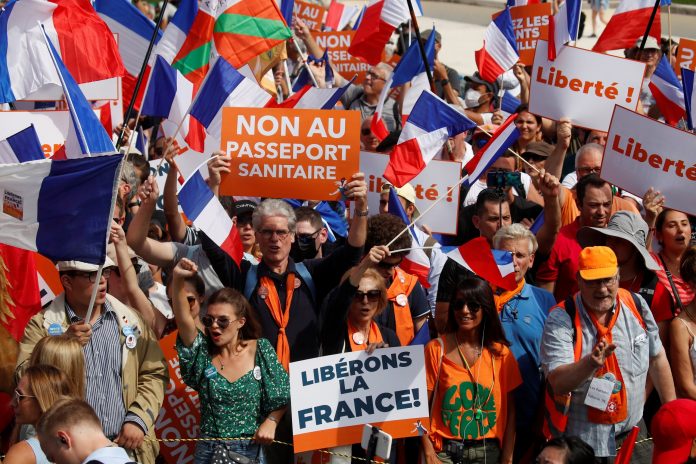 2021-09-04t130924z-1778774014-rc20jp9nhoom-rtrmadp-3-health-coronavirus-france-protests-scaled