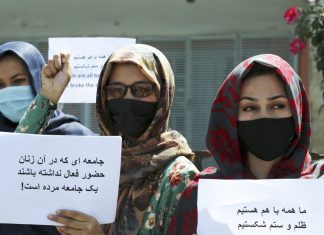 Afeganistão: Talibã reprime protesto por direitos das mulheres em Cabul