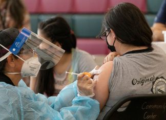 Los Angeles impõe vacinação anticovid obrigatória para estudantes maiores de 12 anos