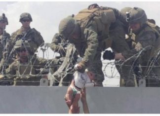 ‘Terá uma vida melhor’, diz militar que cuidou da bebê passada para americanos no Afeganistão