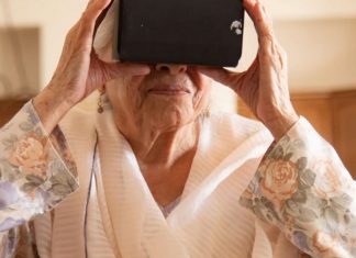 Idosos veem cidade natal graças à realidade virtual 73 anos após fugir de guerra