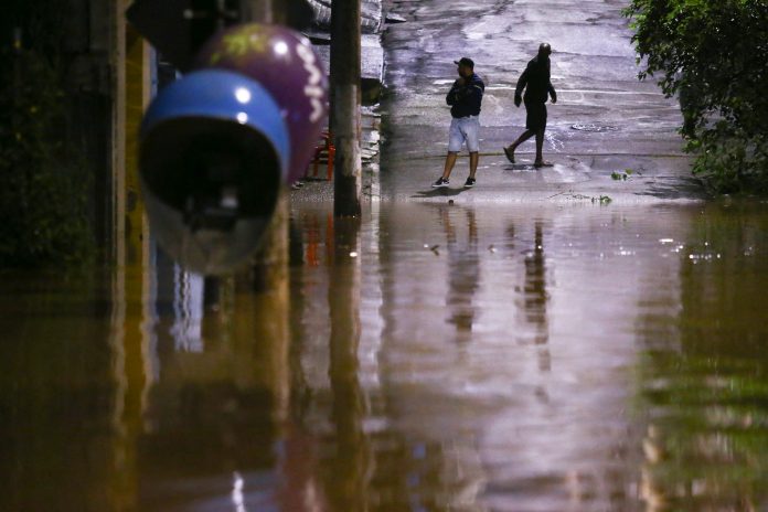 2022-01-30t235556z-11088920-rc2v9s9trp6z-rtrmadp-3-brazil-flooding-sao-paulo-scaled