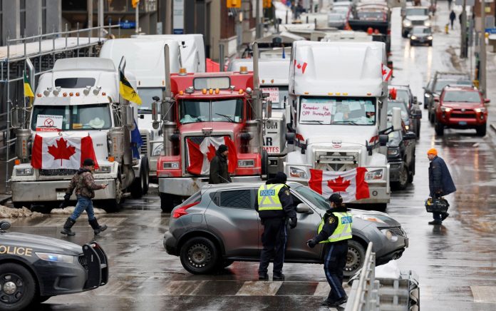 2022-02-10t170325z-1784683315-rc23hs9sbz26-rtrmadp-3-health-coronavirus-canada-trucking-1