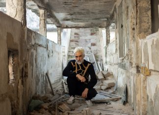 Fernando Catatau vai do amor ao horror no arco autoral do primeiro álbum solo