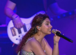 Alessia Cara canta Djavan e João Gilberto no Lollapalooza 2022