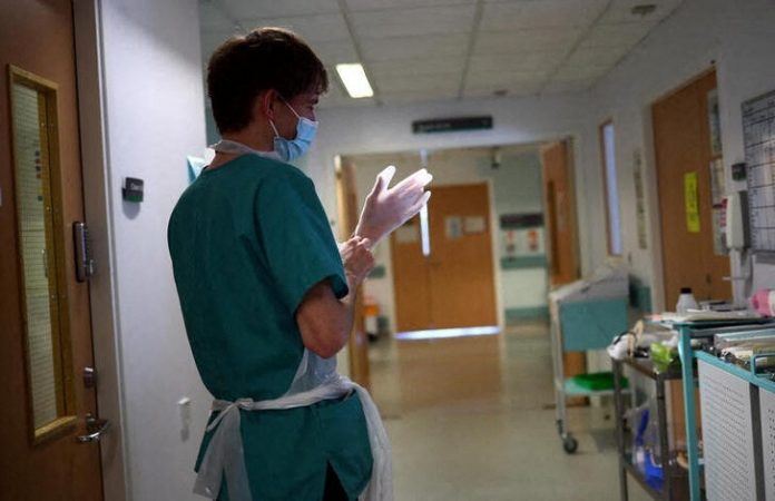 2022-01-07t113900z-1-lynxmpei060f3-rtroptp-3-health-coronavirus-britain-nhs