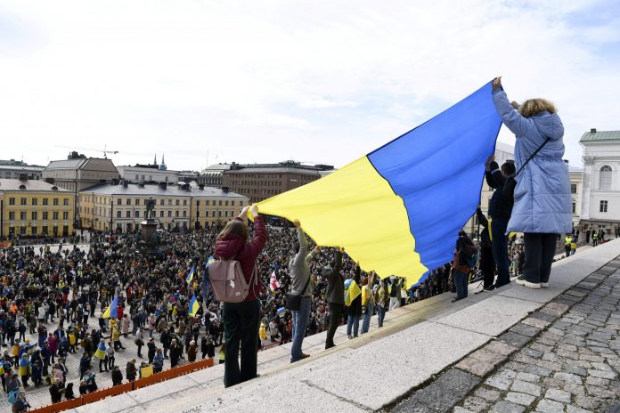 2022-04-18t102149z-1469450298-rc2mpt9simsr-rtrmadp-3-ukraine-crisis-finland-scaled