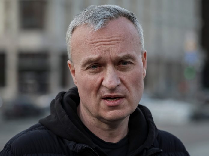 2022-04-28t170345z-1695490592-rc2gwt9lzvee-rtrmadp-3-ukraine-crisis-gazprombank-defector-1-scaled