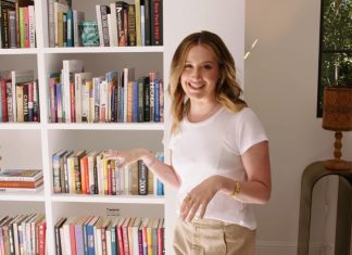 Ashley Tisdale é criticada por comprar 400 livros para decoração de casa