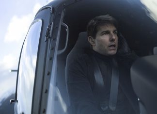 Tom Cruise apresenta sequência de ‘Top Gun’ em pleno voo