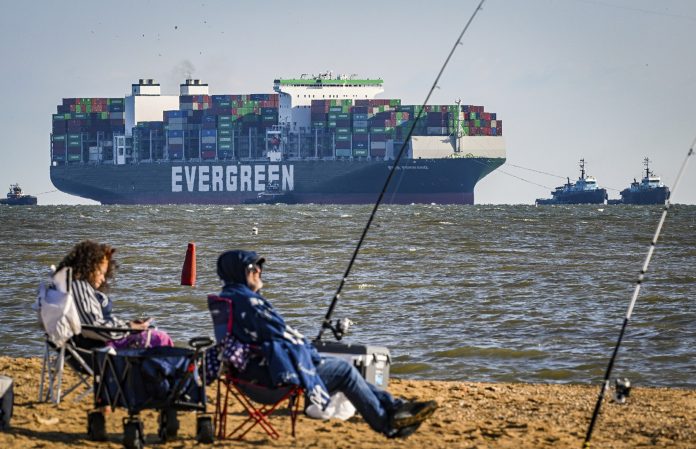 navio-evergreen1