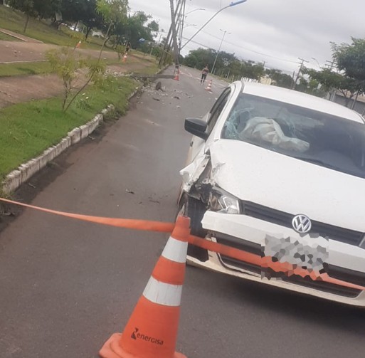 poste-carro-2
