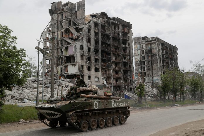 2022-05-26t215724z-1578293926-rc22fu9ifwaz-rtrmadp-3-ukraine-crisis-luhansk-popasna-scaled