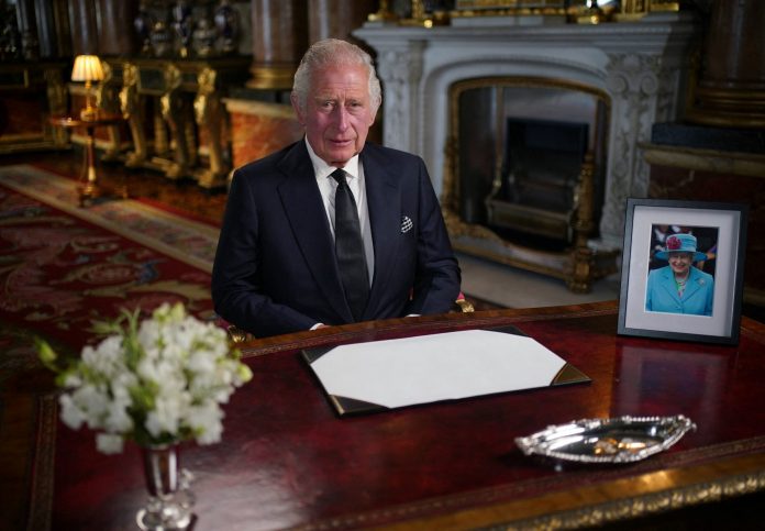 2022-09-09t172105z-1081142909-rc2qdw9nm3dp-rtrmadp-3-britain-royals-queen-2-scaled