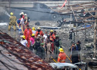 Carro-bomba explode perto de complexo policial na Tailândia
