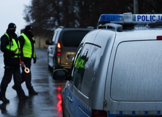Homem morre após tiroteio com a polícia na Polônia