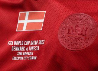 Entenda por que Dinamarca escondeu escudo da federação no uniforme da Copa do Mundo