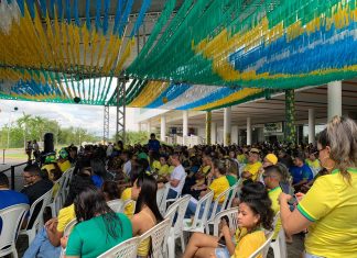 Torcedores assistem ao jogo do Brasil contra Suíça em Boa Vista; FOTOS